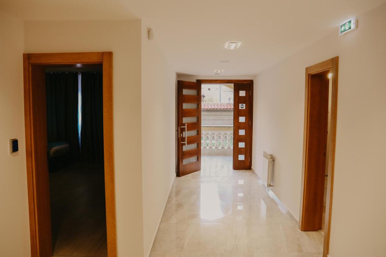 Aparthotel Saray&App SJJ Esterno foto